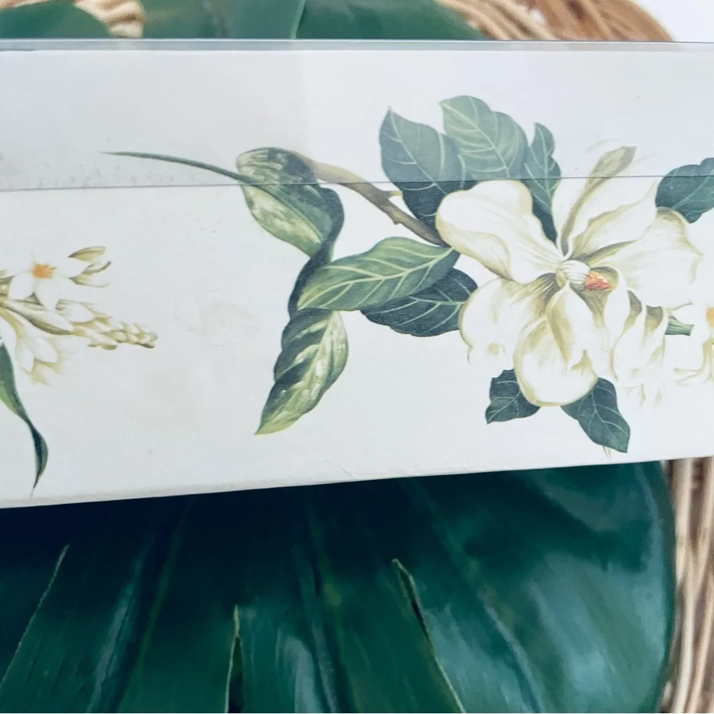 Magnolia Scented Drawer Liners Set of six sheets NWT